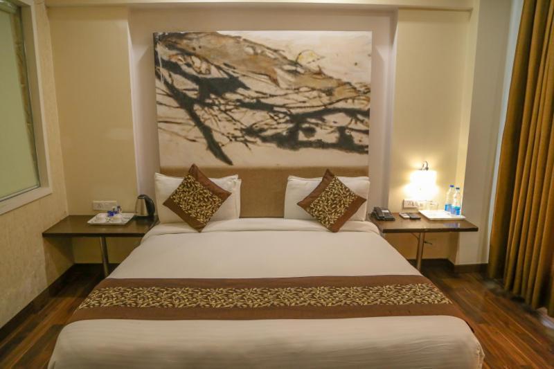Four Leaf Hotel,Budaun Экстерьер фото