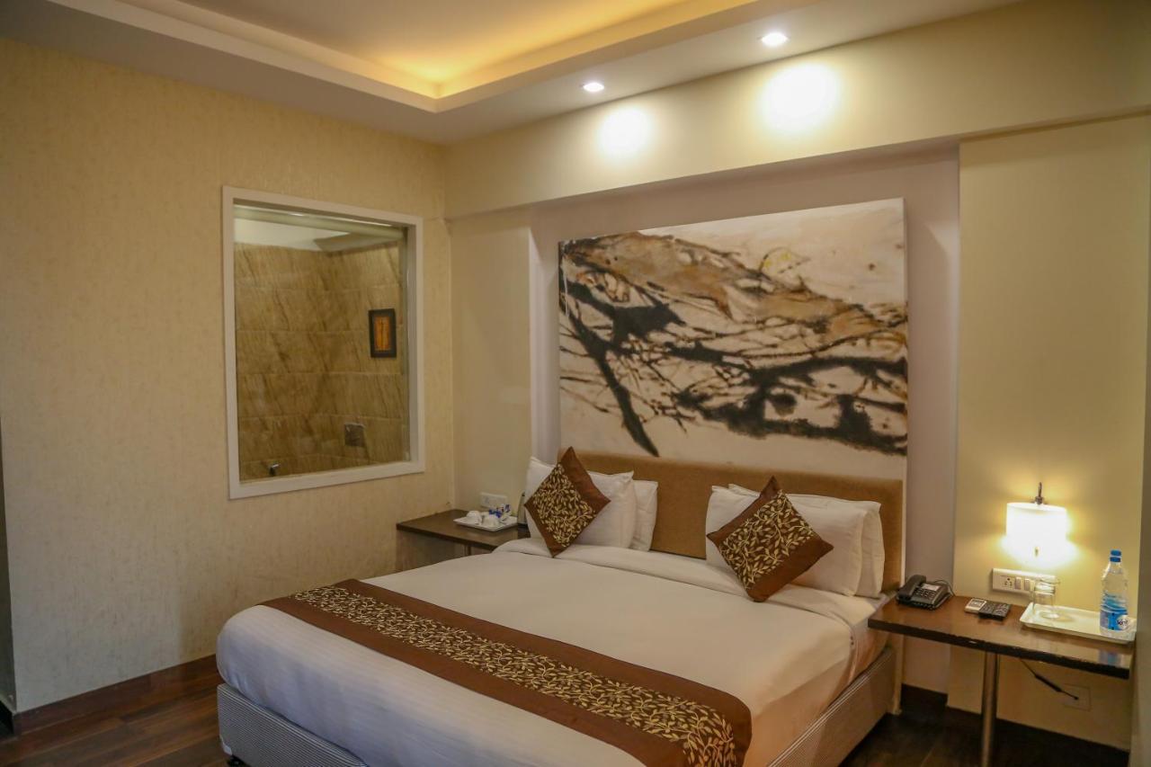 Four Leaf Hotel,Budaun Экстерьер фото