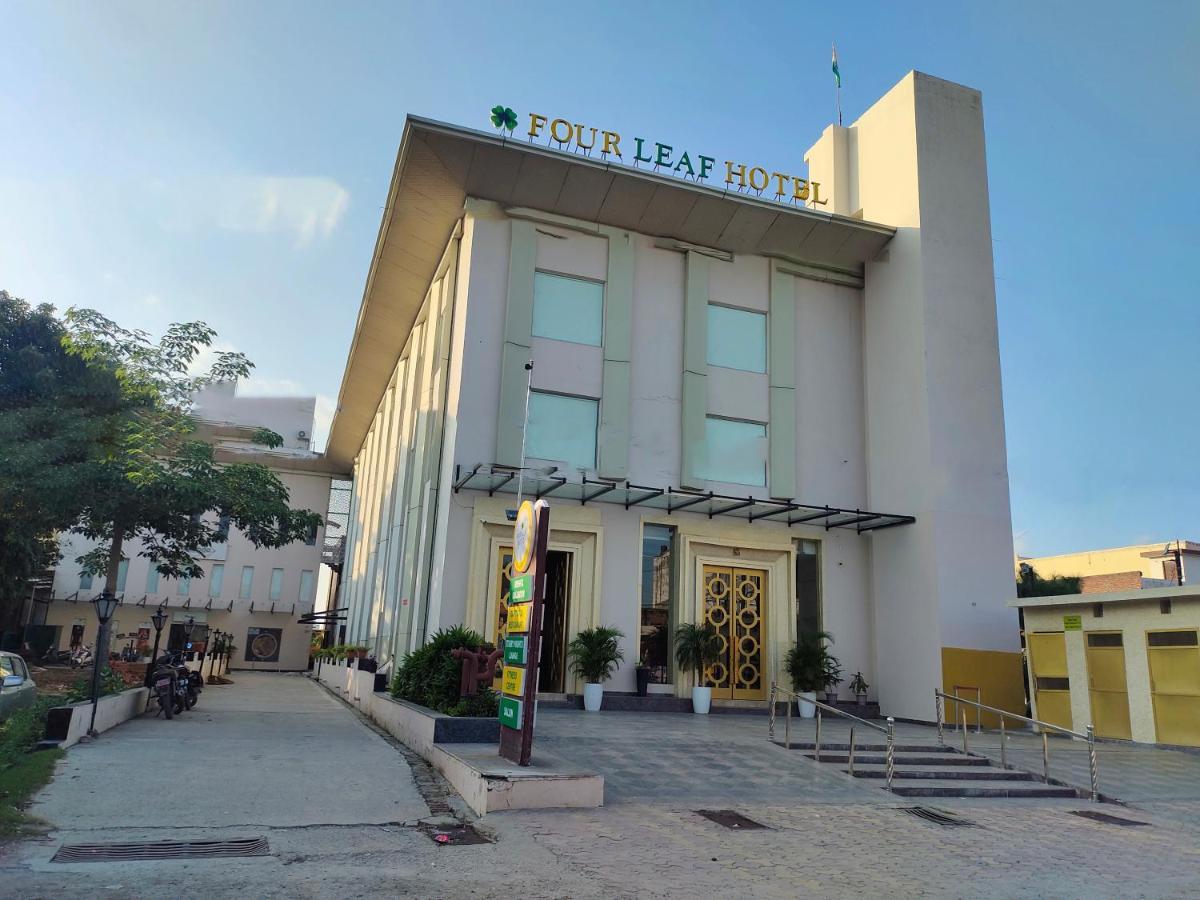 Four Leaf Hotel,Budaun Экстерьер фото