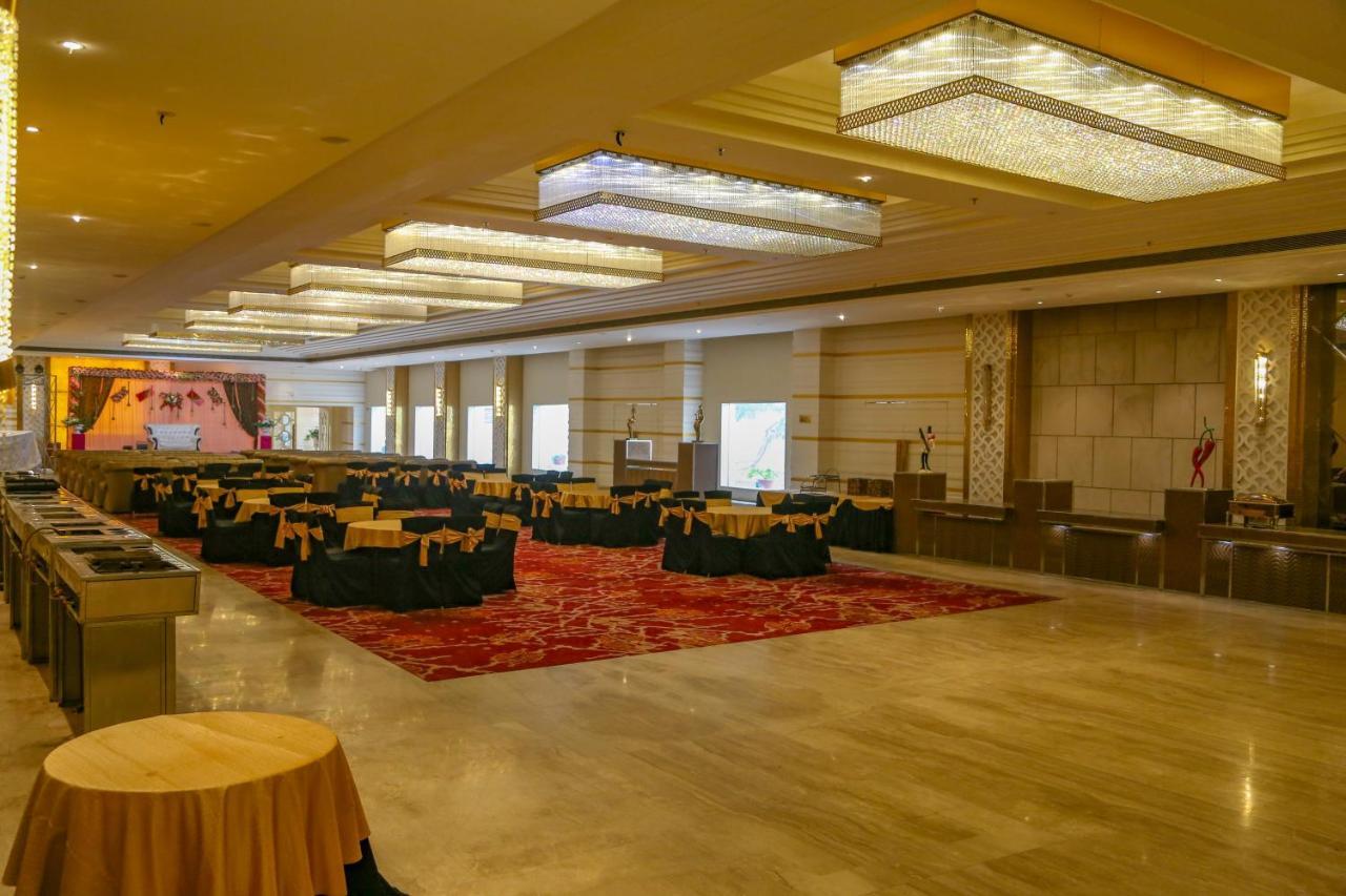 Four Leaf Hotel,Budaun Экстерьер фото
